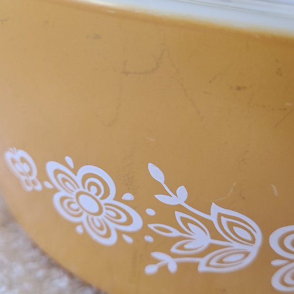 Vintage Set of 3 Pyrex Butterfly Gold Round Casserole Dishes with Lids (EUC) - Picture 5 of 5